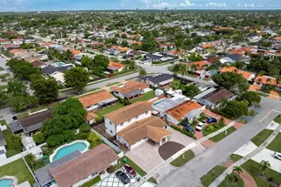 2705 SW 108th Ct, Miami, FL 33165 - Photo 50