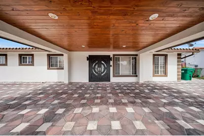 2705 SW 108th Ct, Miami, FL 33165 - Photo 2