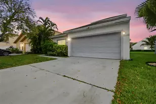 94 Magnolia Cir, Boynton Beach, FL 33436 - Photo 4