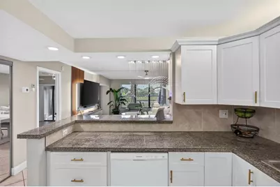 2314 S Cypress Bend Dr, Unit #114, Pompano Beach, FL 33069 - Photo 2