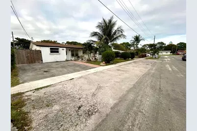 2441 NW 13th St, Pompano Beach, FL 33069 - Photo 4