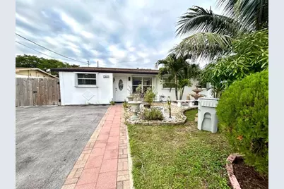 2441 NW 13th St, Pompano Beach, FL 33069 - Photo 2