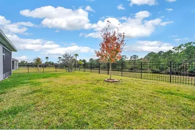 8993  Dahlia Cir, Port Saint Lucie, FL 34986 - Photo 16