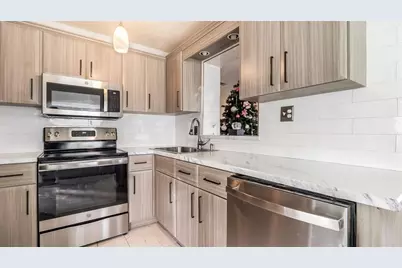 2711 NW 24th Ct, Fort Lauderdale, FL 33311 - Photo 14