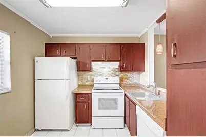 9235  Lagoon Pl, Unit #308, Davie, FL 33324 - Photo 4