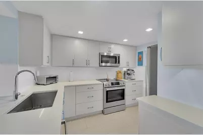 3050 NE 48th Ct, Unit #206, Lighthouse Point, FL 33064 - Photo 14