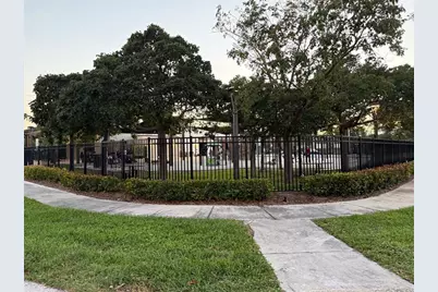 5620 NE 2nd Ter, Oakland Park, FL 33334 - Photo 20