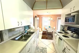 1076 Newport Q Unit, Deerfield Beach, FL 33442 - Photo 10