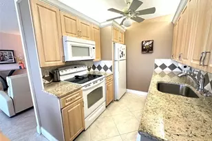 4004 Newport G, Deerfield Beach, FL 33442 - Photo 10