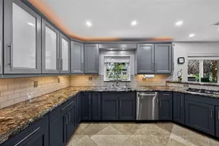 629 Kensington Pl, Wilton Manors, FL 33305 - Photo 10