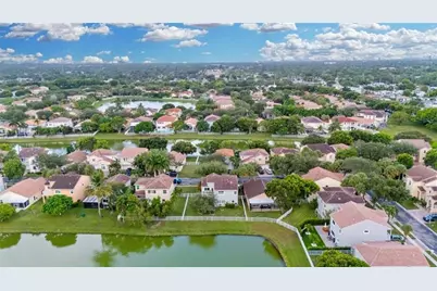 1858 NW 74th Way, Pembroke Pines, FL 33024 - Photo 36