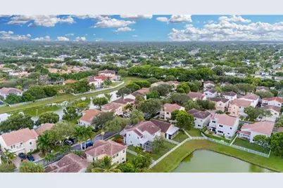 1858 NW 74th Way, Pembroke Pines, FL 33024 - Photo 38