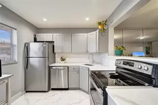 608 SW Natura Blvd, Deerfield Beach, FL 33441 - Photo 2