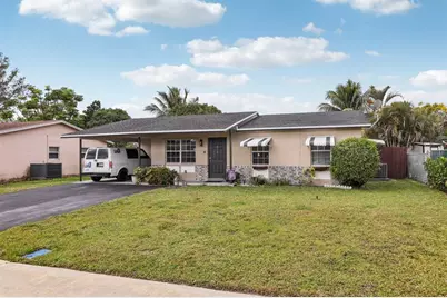 414 SW 79th Ter, North Lauderdale, FL 33068 - Photo 1