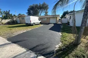 8550 Taft St, Pembroke Pines, FL 33024 - Photo 2