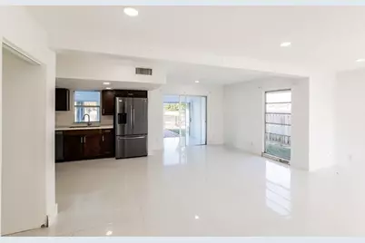 6609 NW 80th Ct, Tamarac, FL 33321 - Photo 8