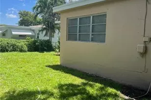 6817 SW 10th St, Pembroke Pines, FL 33023 - Photo 22