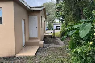 6817 SW 10th St, Pembroke Pines, FL 33023 - Photo 24