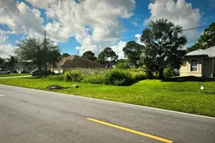 2042 SW Savage Blvd, Port Saint Lucie, FL 34953 - Photo 4