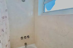 1000 NE 14th Ave, Hallandale Beach, FL 33009 - Photo 18