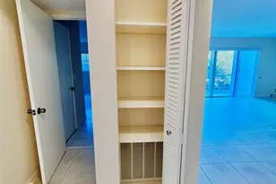 1000 NE 14th Ave, Hallandale Beach, FL 33009 - Photo 22