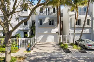 302 NE 8th Ave, Fort Lauderdale, FL 33301 - Photo 2