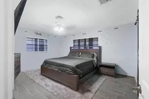 8101 NW 27th St, Coral Springs, FL 33065 - Photo 12