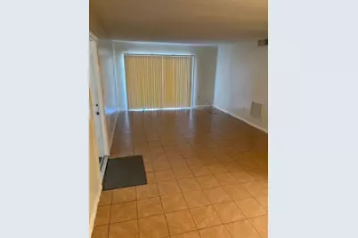 411  Executive Center Dr, Unit #106, West Palm Beach, FL 33401 - Photo 1