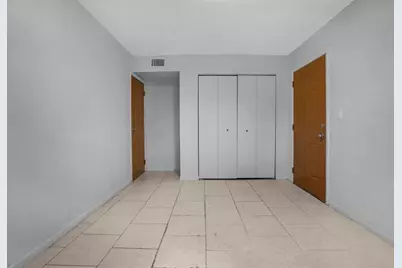 2424 NW 39th Way, Unit #202, Lauderdale Lakes, FL 33311 - Photo 14