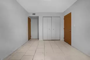 2424 NW 39th Wy, Lauderdale Lakes, FL 33311 - Photo 14