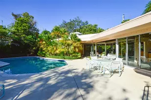 2132 Bayview Dr, Fort Lauderdale, FL 33305 - Photo 2