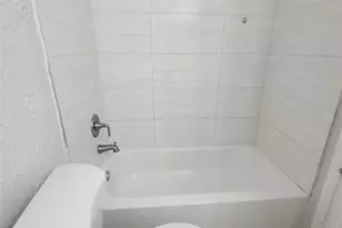 4530 NW 185th St, Miami Gardens, FL 33055 - Photo 12