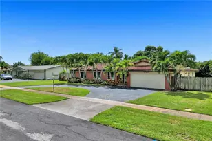 5760 SW 7th St, Plantation, FL 33317 - Photo 4
