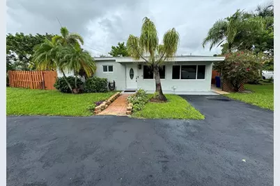 2417 NE 15th Ave, Pompano Beach, FL 33064 - Photo 2