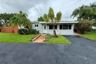 2417 NE 15th Ave, Pompano Beach, FL 33064 - Photo 2