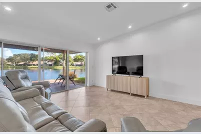 3143  Deer Creek Lake Shore Dr, Unit #3143, Deerfield Beach, FL 33442 - Photo 10