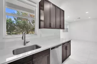 6947 Pines Cir, Coconut Creek, FL 33073 - Photo 6