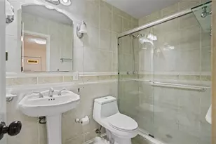 8930 SW 38th St, Miami, FL 33165 - Photo 12