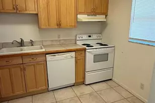 5515 Lakewood Cir Unit, Margate, FL 33063 - Photo 4