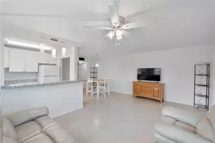 373 Tilford R, Deerfield Beach, FL 33442 - Photo 2
