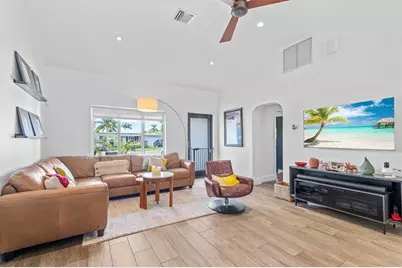 1915 NE 18th St, Fort Lauderdale, FL 33305 - Photo 12