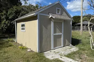 2000 Seminole Blvd, West Palm Beach, FL 33409 - Photo 4