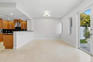 302 NE 8th Ave, Fort Lauderdale, FL 33301 - Photo 14