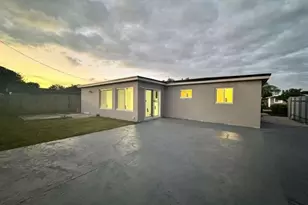 7430 Venetian St, Miramar, FL 33023 - Photo 4