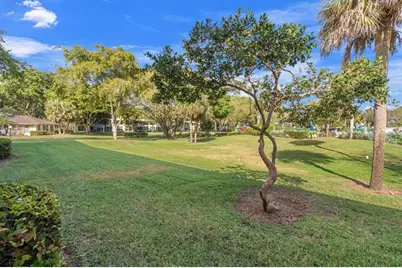 500  Oaks Ln, Unit #110, Pompano Beach, FL 33069 - Photo 28