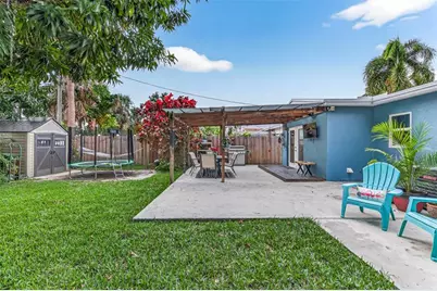 270 NE 42nd Ct, Oakland Park, FL 33334 - Photo 36