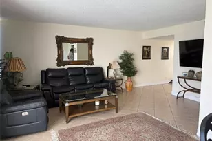 2302 Bridgewood Dr, Boca Raton, FL 33434 - Photo 4