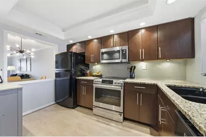 1332  Bayview Dr, Unit #401, Fort Lauderdale, FL 33304 - Photo 4