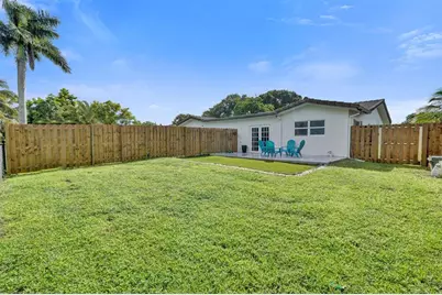 4017  Woodside Dr, Coral Springs, FL 33065 - Photo 32