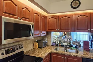 112 Lake Emerald Dr, Oakland Park, FL 33309 - Photo 6